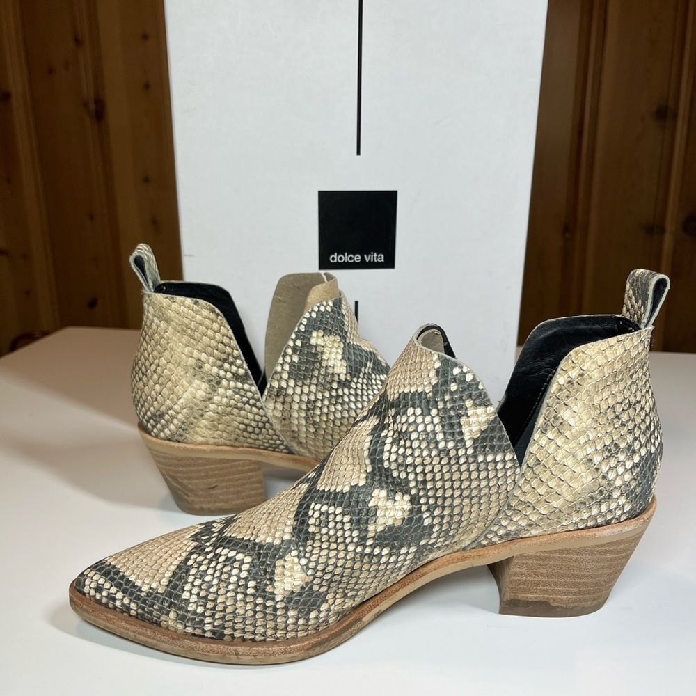 Dolce Vita snake print shoes size 7.5